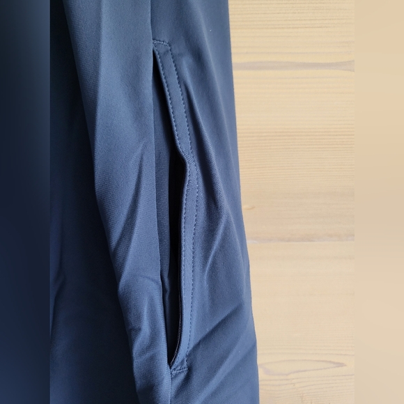 NWT FourLaps Vitality Athleisure Sport Dress Built-in Shorts Midnight Blue Small - Picture 4 of 13